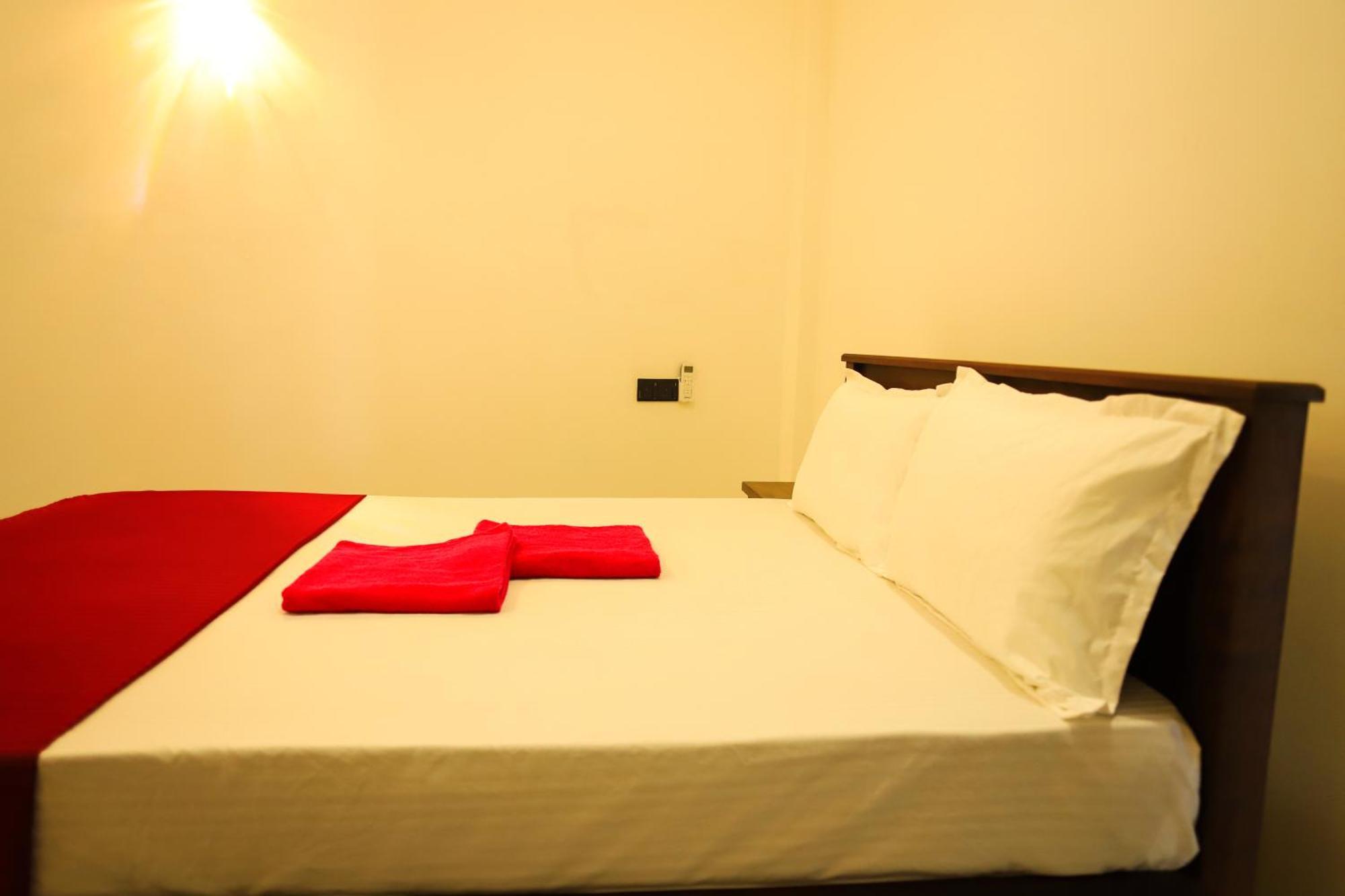 One 8 Mirissa Apartment Ngoại thất bức ảnh