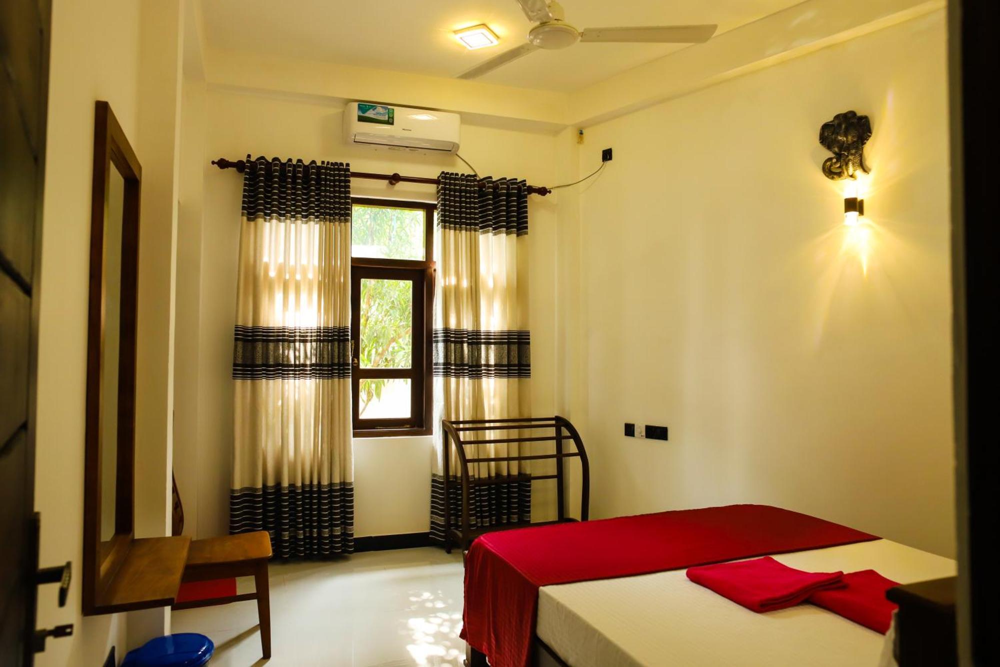 One 8 Mirissa Apartment Ngoại thất bức ảnh